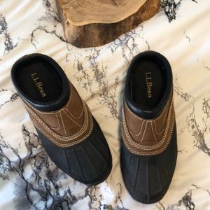 laceless duck boots